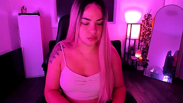 MelSaunders online show from November 18, 12:16 am