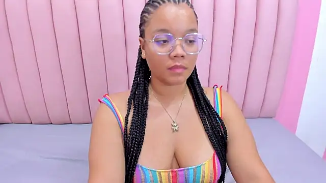 ISABELLA 020 online show from March 15, 2:45 pm