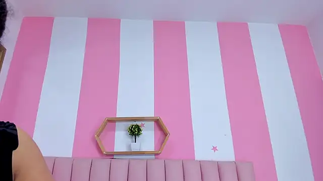 ISABELLA 020 online show from February 5, 12:32 pm