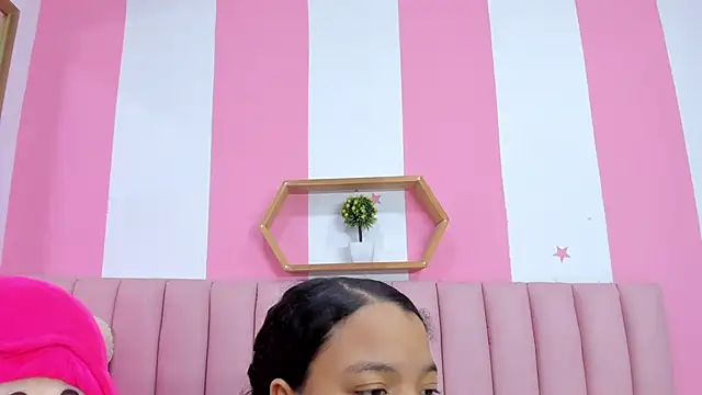 ISABELLA 020 online show from February 11, 12:43 pm