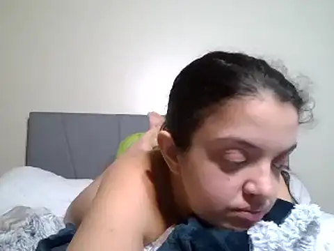 Snapshot of WildLillyFlower chatting on February 24, 7:41 pm WildLillyFlower online show from February 24, 7:41 pm