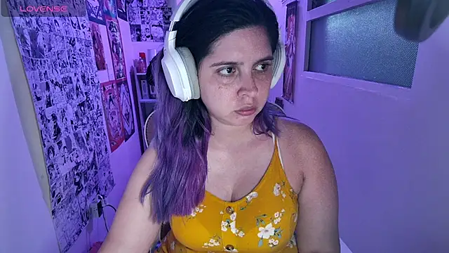 Snapshot of Vallolet_Spencer chatting on April 5, 3:04 am Vallolet Spencer online show from April 5, 3:04 am