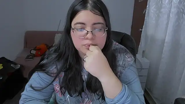 Aria Fullbuster online show from November 15, 9:00 pm