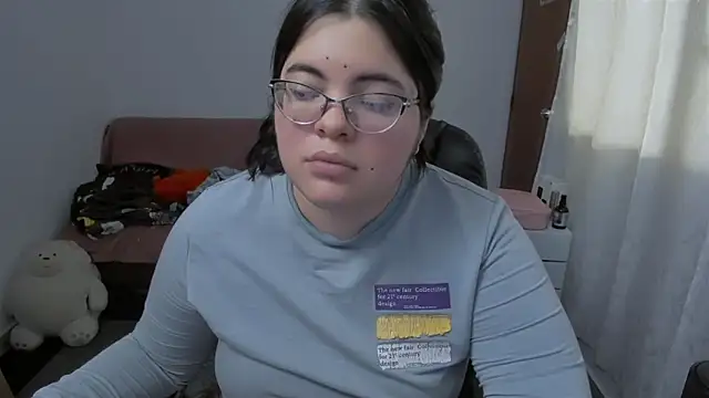 Aria Fullbuster online show from November 22, 8:30 pm