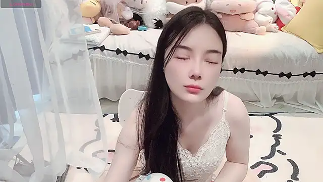 Snapshot of AKiKi711 chatting on May 5, 5:04 am AKiKi711 online show from May 5, 5:04 am