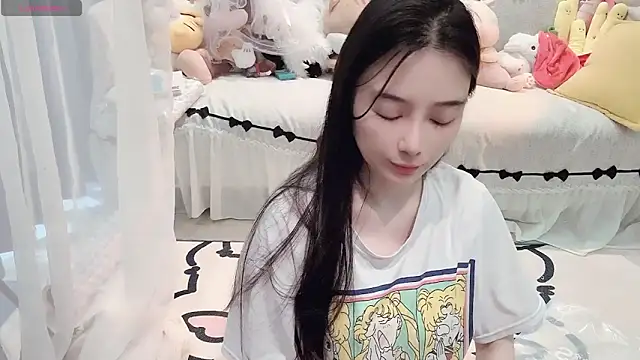 Snapshot of AKiKi711 chatting on May 19, 4:41 am AKiKi711 online show from May 19, 4:41 am