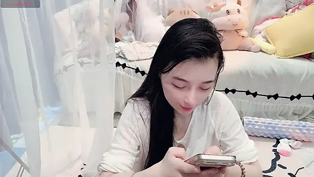 Snapshot of AKiKi711 chatting on June 4, 4:51 am AKiKi711 online show from June 4, 4:51 am