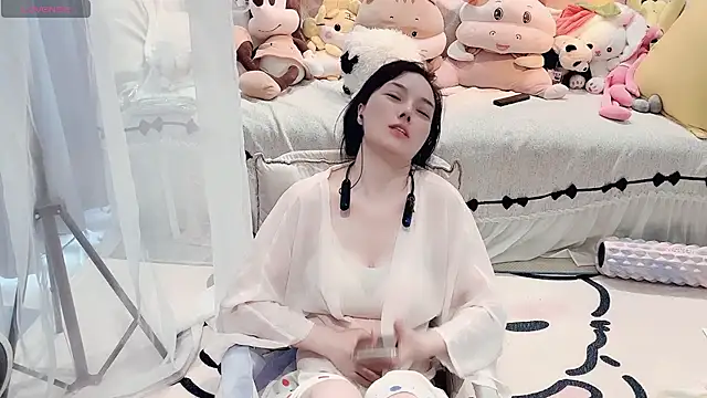 AKiKi711 online show from July 11, 4:37 am