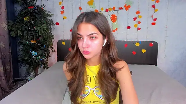 Milana Crystal  online show from November 10, 8:13 am