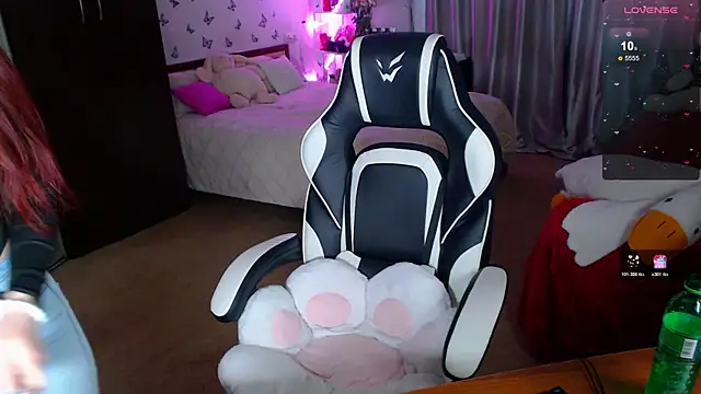 Sidney blush online show from March 13, 7:15 am