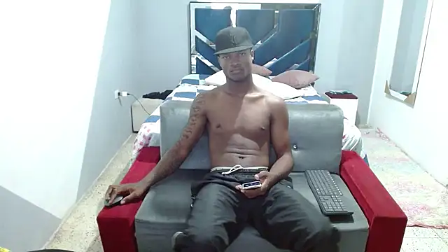 MiguelAngelxl online show from October 27, 4:44 pm