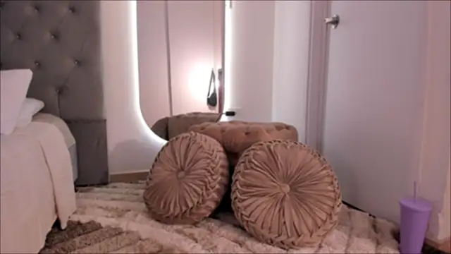 Lexie-red online show from February 3, 9:39 pm