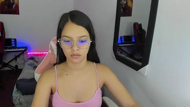 jessi and boy online show from December 14, 7:18 pm