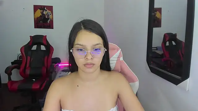 jessi and boy online show from December 18, 11:22 pm