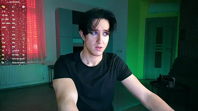 Snapshot of ChristianLevine_ chatting on May 8, 8:19 am ChristianLevine online show from May 8, 8:19 am