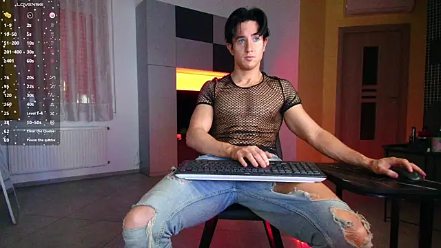 Snapshot of ChristianLevine_ chatting on May 12, 6:21 am ChristianLevine online show from May 12, 6:21 am