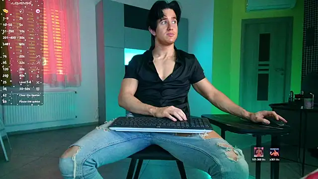 Snapshot of ChristianLevine_ chatting on May 14, 8:43 am ChristianLevine online show from May 14, 8:43 am