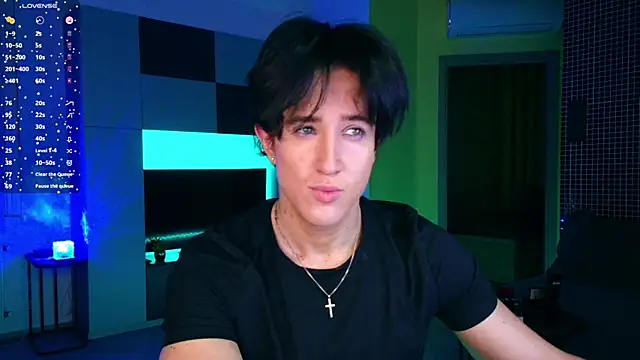 Snapshot of ChristianLevine_ chatting on June 3, 8:14 pm ChristianLevine online show from June 3, 8:14 pm
