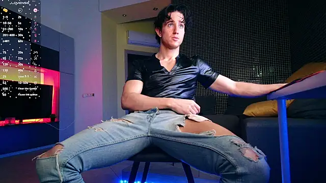 Snapshot of ChristianLevine_ chatting on June 7, 8:12 pm ChristianLevine online show from June 7, 8:12 pm