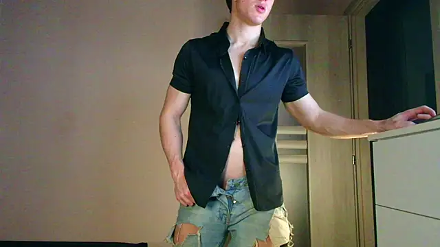 Snapshot of ChristianLevine_ chatting on July 15, 4:07 am ChristianLevine online show from July 15, 4:07 am