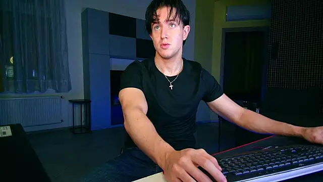 Snapshot of ChristianLevine_ chatting on July 23, 6:39 pm ChristianLevine online show from July 23, 6:39 pm