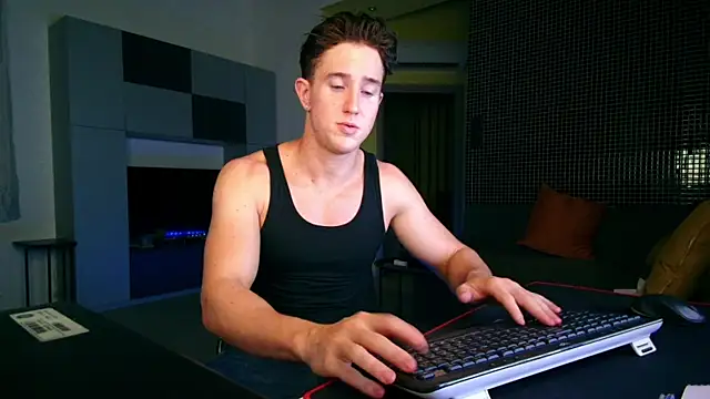 Snapshot of ChristianLevine_ chatting on August 5, 7:38 pm ChristianLevine online show from August 5, 7:38 pm