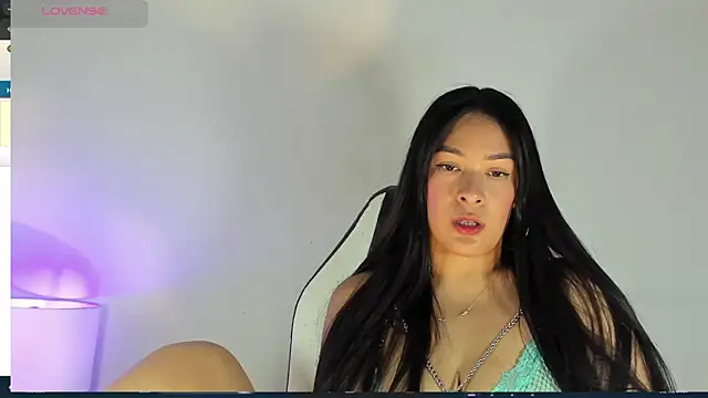 bella hadid1  online show from February 22, 7:03 pm