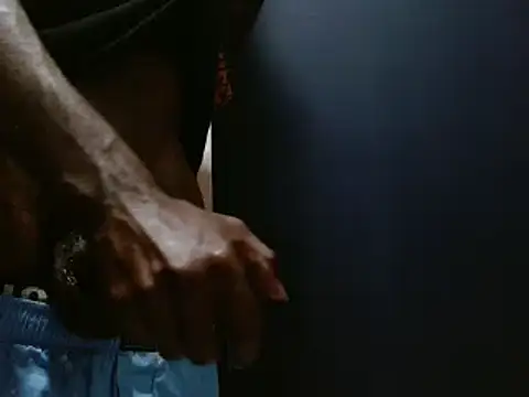 Snapshot of phbbcsham chatting on December 5, 8:00 pm phbbcsham online show from December 5, 8:00 pm