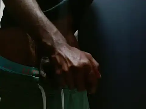 Snapshot of phbbcsham chatting on December 10, 10:05 pm phbbcsham online show from December 10, 10:05 pm