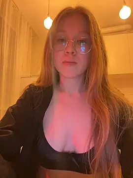 Eva Weyne online show from February 9, 5:33 pm