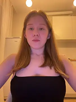 Snapshot of Eva_Weyne chatting on May 14, 9:21 pm Eva Weyne online show from May 14, 9:21 pm
