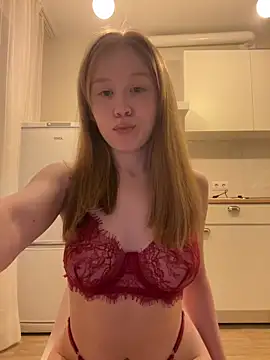 Snapshot of Eva_Weyne chatting on May 22, 8:14 pm Eva Weyne online show from May 22, 8:14 pm