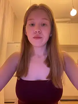 Snapshot of Eva_Weyne chatting on May 23, 8:13 pm Eva Weyne online show from May 23, 8:13 pm