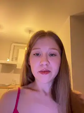 Snapshot of Eva_Weyne chatting on June 20, 10:12 pm Eva Weyne online show from June 20, 10:12 pm