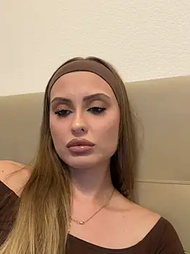 Sweet  Milly online show from March 18, 4:43 pm