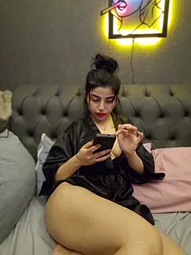 Snapshot of Esmertarcinim chatting on April 19, 6:21 pm Esmertarcinim online show from April 19, 6:21 pm