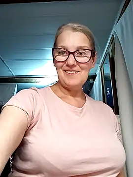 irinamaux online show from October 8, 2:14 pm