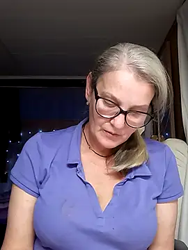 irinamaux online show from October 24, 4:25 pm