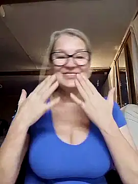 irinamaux online show from October 31, 3:07 am