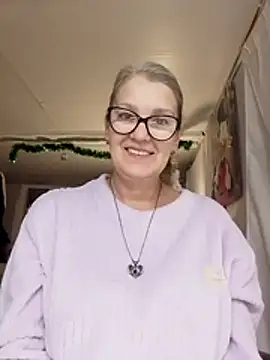 irinamaux online show from November 29, 6:38 am