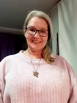 irinamaux online show from February 8, 4:21 pm