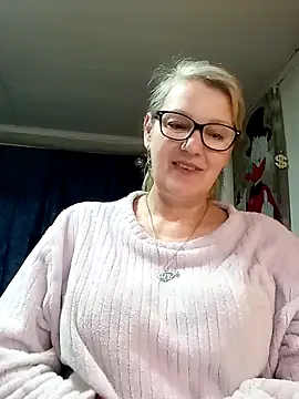irinamaux online show from April 27, 10:19 pm