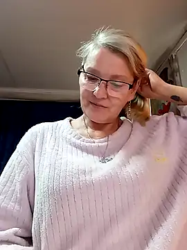 irinamaux online show from May 1, 6:18 am