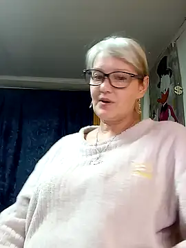 Snapshot of irinamaux chatting on May 18, 4:35 pm irinamaux online show from May 18, 4:35 pm