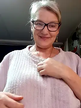 Snapshot of irinamaux chatting on May 20, 10:38 pm irinamaux online show from May 20, 10:38 pm