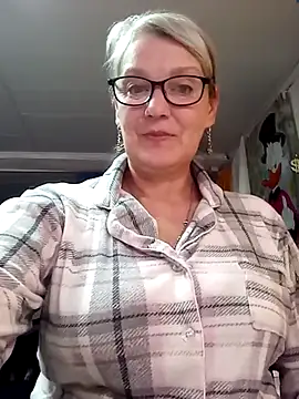 Snapshot of irinamaux chatting on May 25, 12:22 pm irinamaux online show from May 25, 12:22 pm
