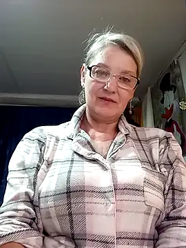 irinamaux online show from May 27, 5:26 am
