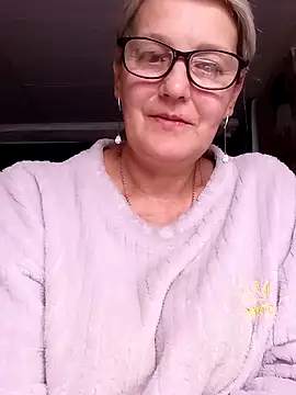 Snapshot of irinamaux chatting on June 16, 6:32 pm irinamaux online show from June 16, 6:32 pm