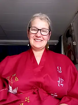 Snapshot of irinamaux chatting on June 17, 6:49 am irinamaux online show from June 17, 6:49 am