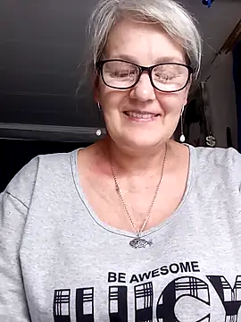 Snapshot of irinamaux chatting on June 19, 11:25 am irinamaux online show from June 19, 11:25 am